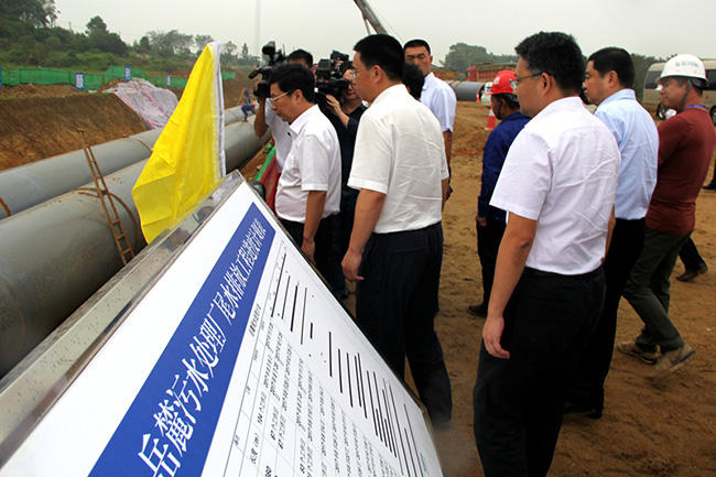 市領(lǐng)導(dǎo)張迎春、夏建平、劉明理等參加調(diào)研，望城區(qū)領(lǐng)導(dǎo)孔玉成、鄒特等陪同調(diào)研